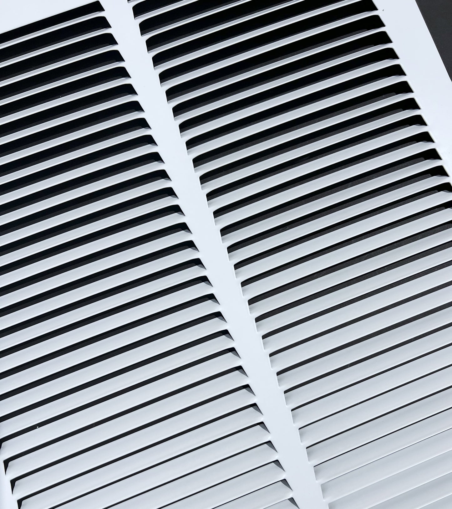 Fits 20x12 Duct Opening Stamped Steel Return Air Grille Vent Cover Grille for Sidewall and Ceiling in White Surface Dimensions: 21.75"W X 13.75"H (20" W x 12" H Duct Opening)